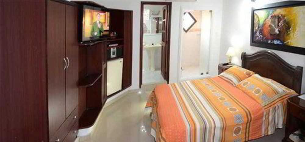 Hotel Intersuites Barranquilla  Exterior photo